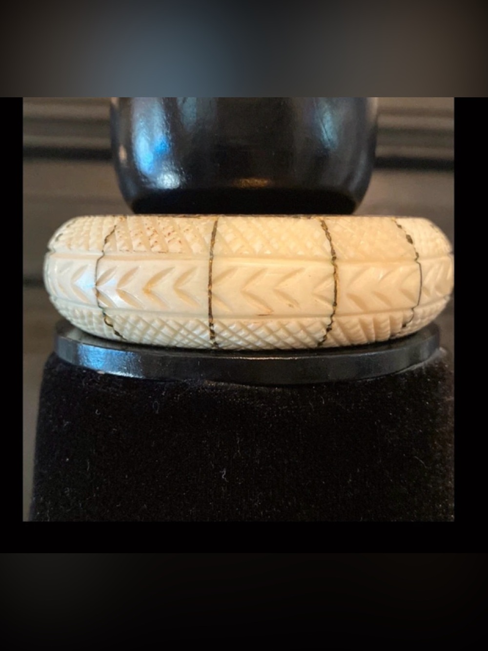 Vintage Eastern Exports vintage carved bovine bone & brass bangle bracelet